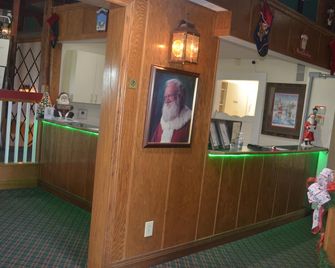 Santa's Lodge - Santa Claus - Front desk