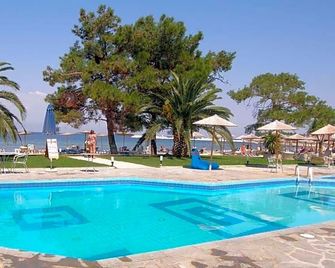 Rachoni Bay Hotel - Thasos - Pool