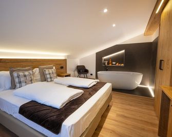 Hotel Iris - פסקאסרולי - חדר שינה