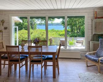 3 bedroom awesome home in Västervik - Västervik - Dining room