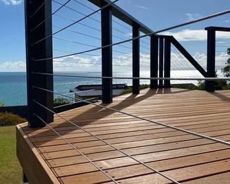 Ocean Blue KI. Absolute ocean front, free WiFi - Penneshaw - Balcony