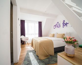 Victoria Hotel - Düsseldorf - Bedroom