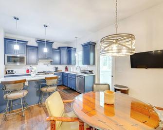 Home Less Than 2 Mi to Downtown Texarkana! - Texarkana - Kitchen