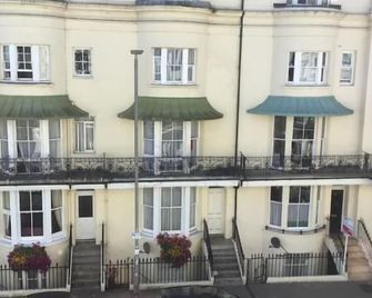 Regent Hotel - Eastbourne - Building