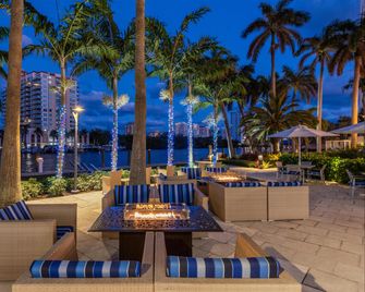 GALLERYone - a DoubleTree Suites by Hilton - Fort Lauderdale - Edificio