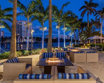 GALLERYone - a DoubleTree Suites by Hilton - פורט לודרדייל - בניין