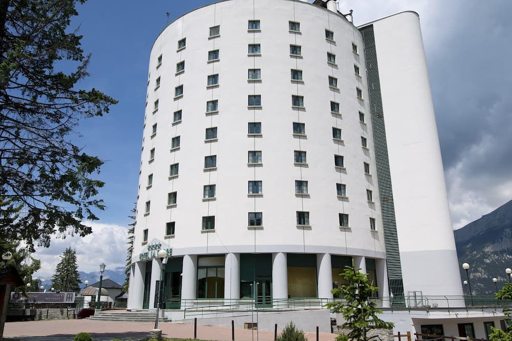 هوتل لا توري