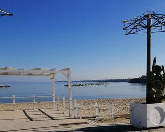 Travel And Living - Trani - Ranta