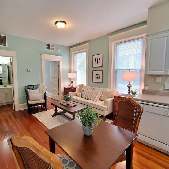 Dining room view of Historic Urban Downtown 1 Bedroom