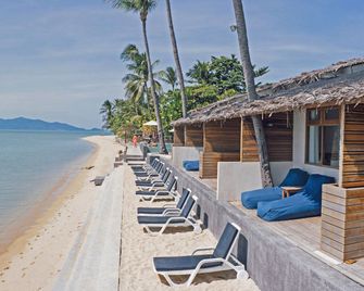 Escape Beach Resort - Ko Samui - Beach