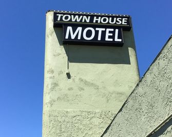 Town House Motel - Lynwood - Gebäude