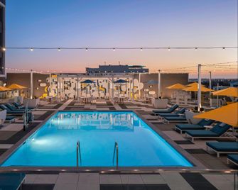 Hilton Buena Park Anaheim - Буена-Парк - Басейн
