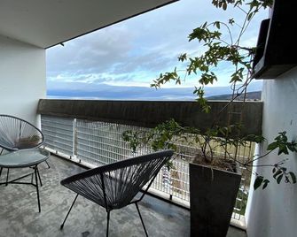 Homestay Le Corbusier 5 ieme Rue - Firminy - Balcony