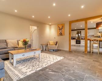 White House Lodges - Meadow - Halesworth - Living room
