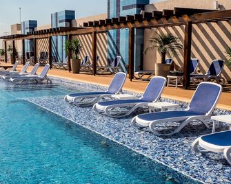 Bourbon Conmebol Asuncion Convention Hotel - אסאנסיון - בריכה