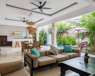 ذا بيتش هاوس ريزورت - Pemenang - غرفة معيشة