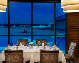 Legend Hotel Lagos Airport, Curio Collection by Hilton - Lagos - Restaurante