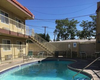 Sands Motel - Riverside - Pool