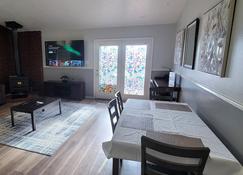 Entire Townhouse 1 Car Garage +Jacuzzi - West Wendover - Dining room
