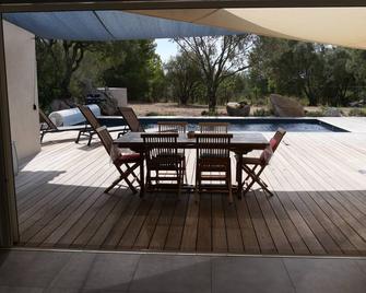New villa 10 minutes from the beach - Figari - Piscine