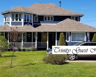 With view of the garden! Total relaxation in the heart of the Trinity Bight! - Trinity