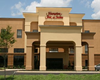 Hampton Inn & Suites West Point - West Point - Gebäude