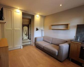 La Cachette De Pie - Maisonnette - Wifi - Terrasses - Local VÉlo - Entrechaux - Вітальня