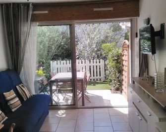 Studio Near Lake Ponant - La Grande-Motte - Living room