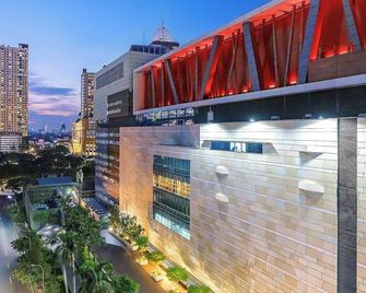 Grand Thamrin Hotel - Jakarta - Outdoor view