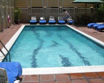 The Diplomat Suite Hotel - Beirut - Pool