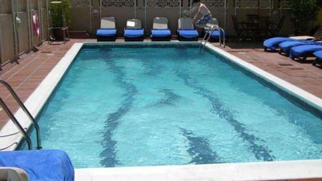 The Diplomat Suite Hotel