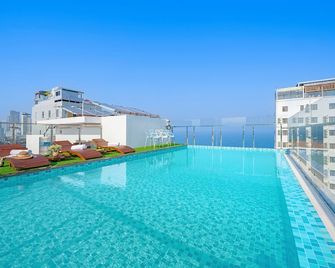 Sea Near Me Hotel Danang - Da Nang - Pool