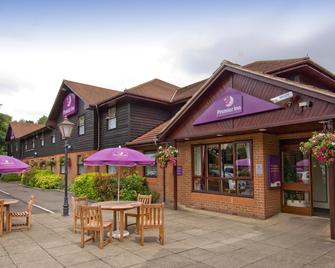 Premier Inn Maidstone (West Malling) - Maidstone - Building