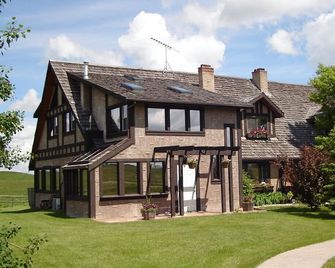 Rocky Ridge Country Lodge - Mountain View - Building