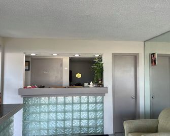 American Inn Columbia - קולומביה - דלפק קבלה