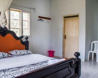 New Oasis Hotel - Arua - Habitación