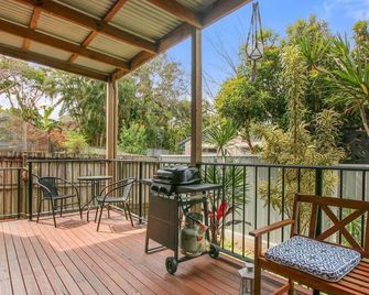 Mary St 3 Unit 2 Caloundra - Caloundra - Balcony