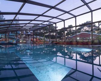 Ohai Nazaré Outdoor Resort - Nazaré - Piscine