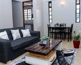 Lux Suites Riziki Homes Machakos - Machakos - Living room