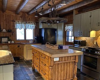 Classic Mountain Ski Lodge @ Sugarbush - Warren - Kitchen