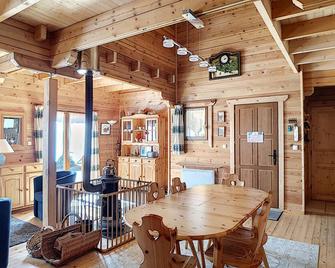 Chalet chaleureux - 9 personnes - 3km des pistes - proche Morzine - Iaorana - Saint-Jean-d'Aulps - Dining room