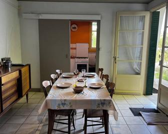 Chalet au bord de l'étang 4 pers - Saint-Sauveur-en-Puisaye - Comedor