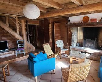 Restored 18th Century Chalet, Calm And Conviviality 5 Km From The Resorts - Fontcouverte-la Toussuire - Salon