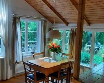 Holiday house Westerstede for 1 - 6 persons with 2 bedrooms - Holiday home - Westerstede - Essbereich