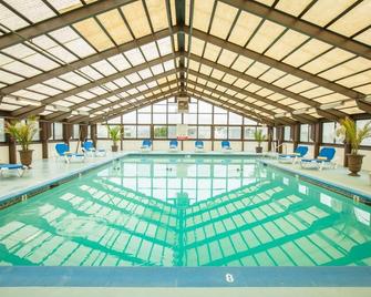 Beach Vacation! Spacious Unit w/Kitchen, Beach - Brigantine - Pool