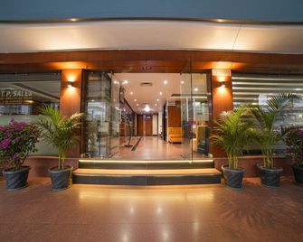 Fabhotel Pleasure Inn - Near Db Mall - Bhopal - Hall