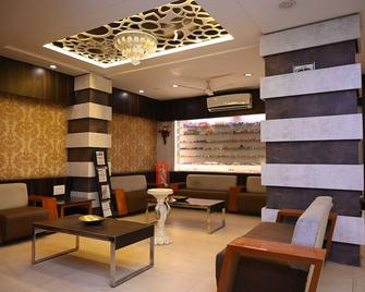 Hotel Center Point - Solāpur - Lounge