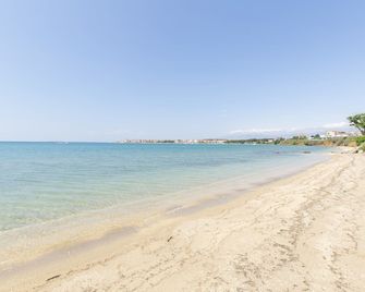 Apartments Tome - Povljana - Beach