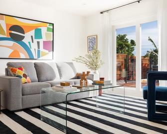 Avalon IV By Avantstay | Mins To Gaslamp | Beautiful Deck W/ Bbq - San Diego - Ruang tamu