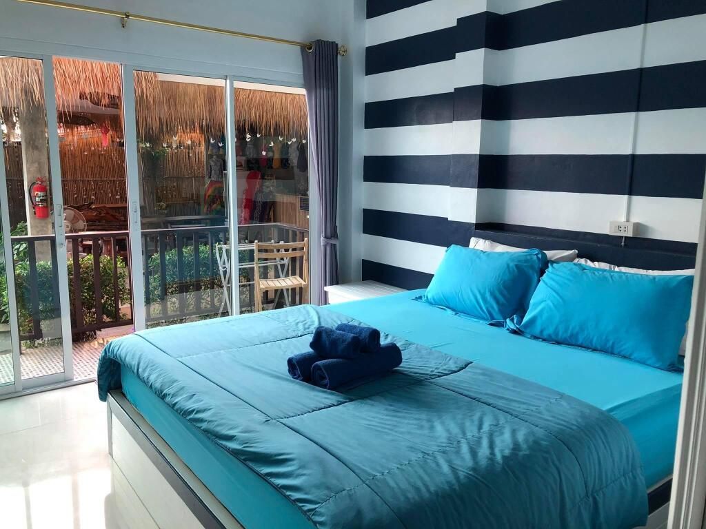 Baancaptainhook Pool Kohlarn